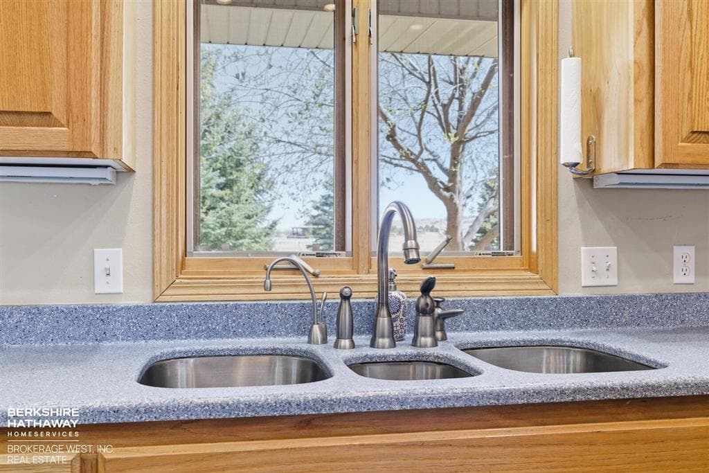 33 Road 3DX — photo 15 of 25