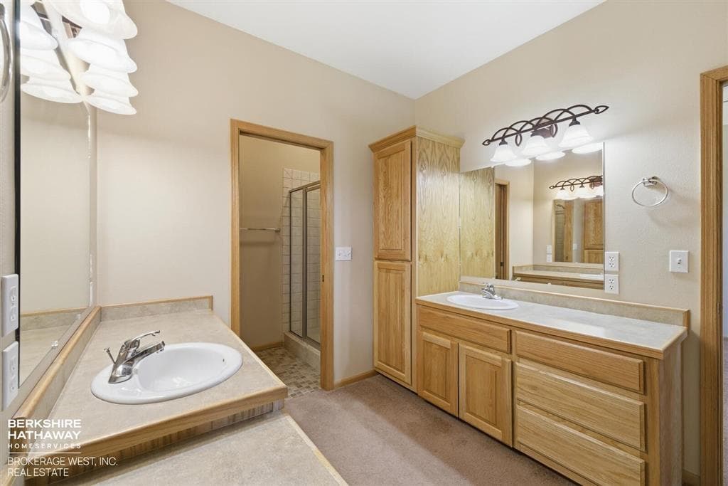 33 Road 3DX — photo 23 of 25