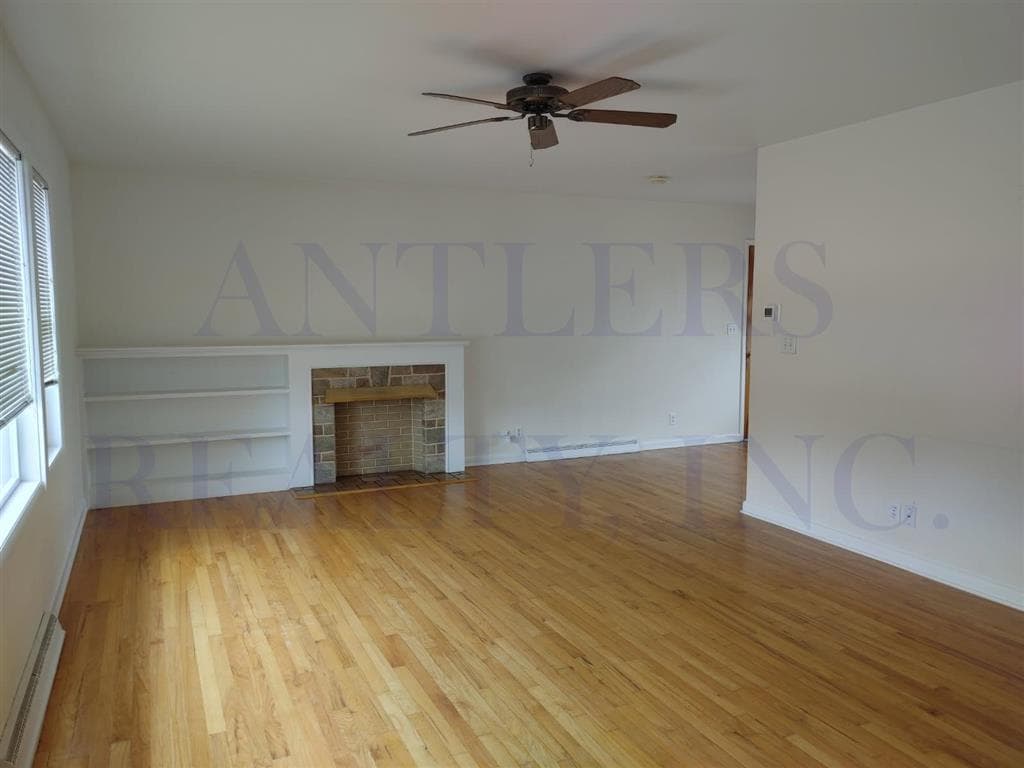 1925 Stampede Ave — photo 4 of 14