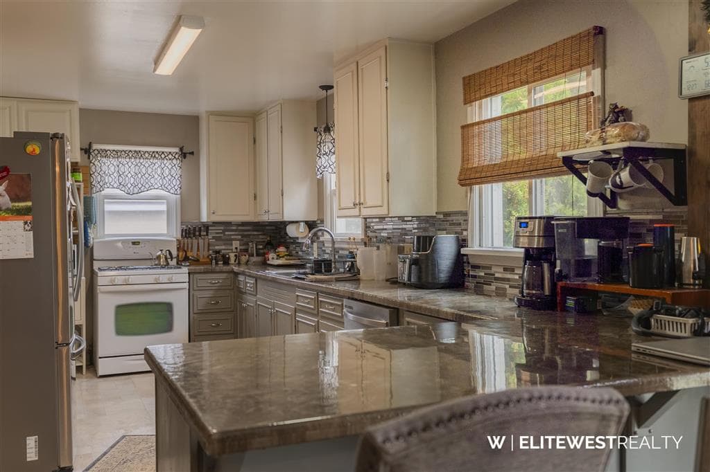 30 N Division St — photo 22 of 25