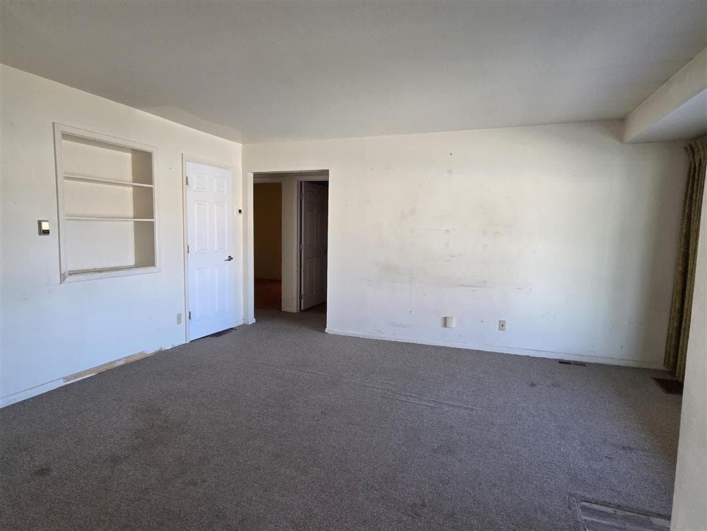 1400 Howell Ave — photo 4 of 25