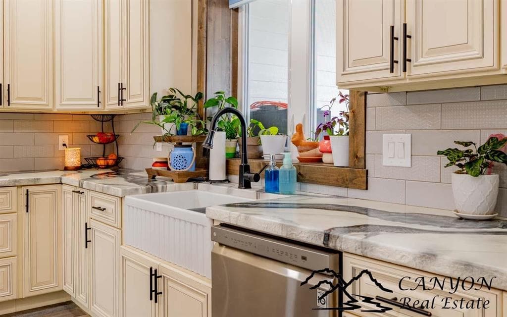 1070 Road 16 — photo 12 of 25