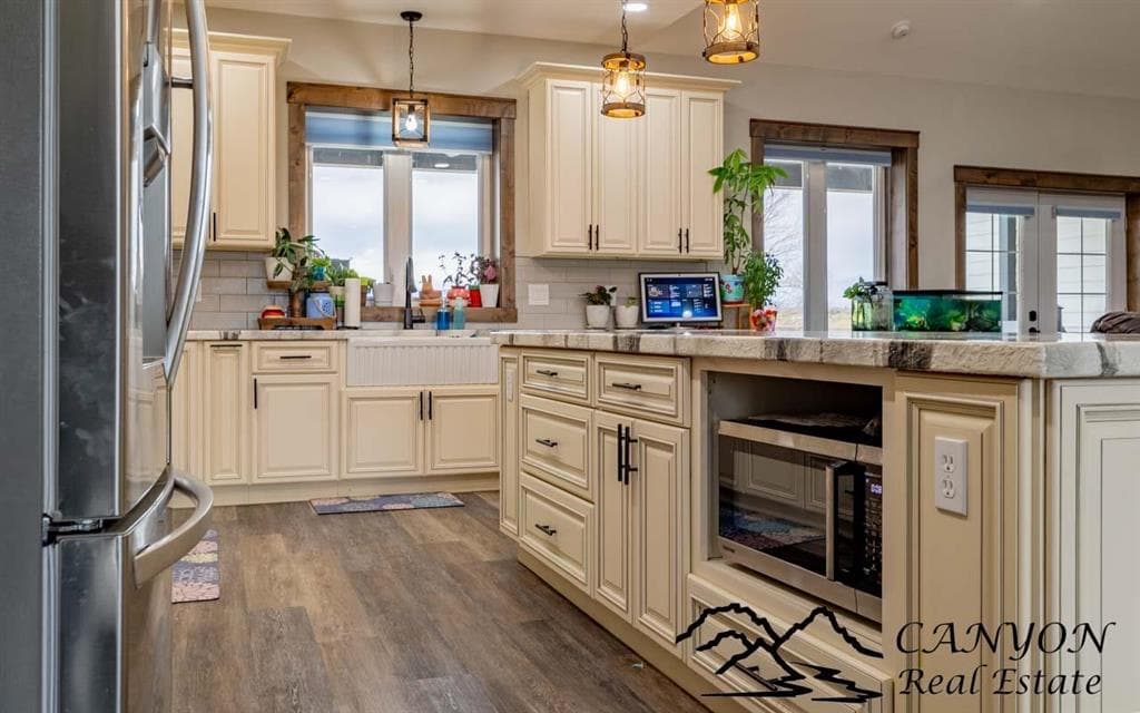 1070 Road 16 — photo 13 of 25