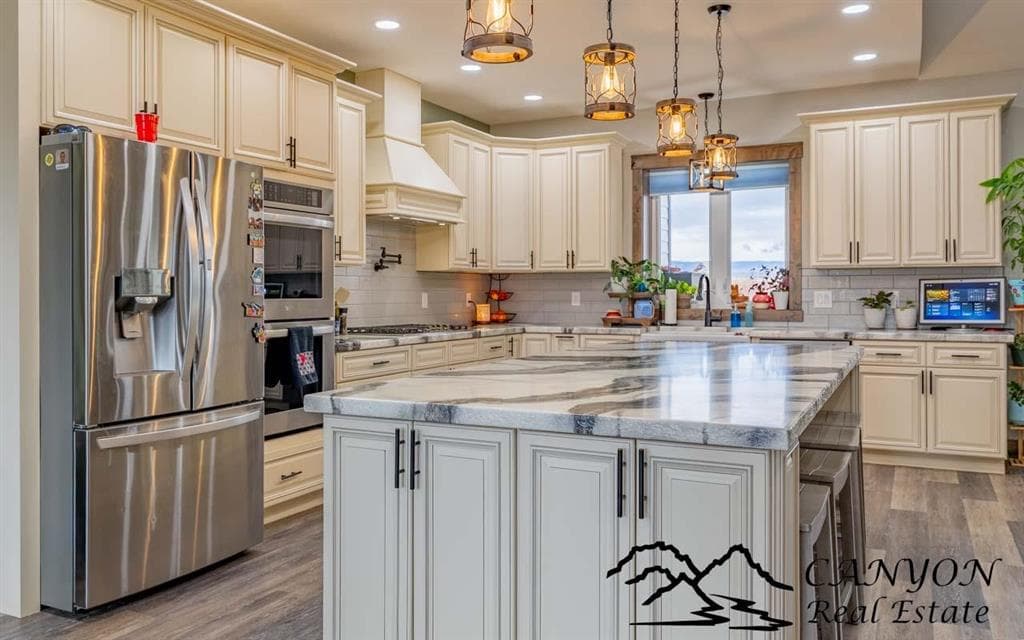 1070 Road 16 — photo 14 of 25