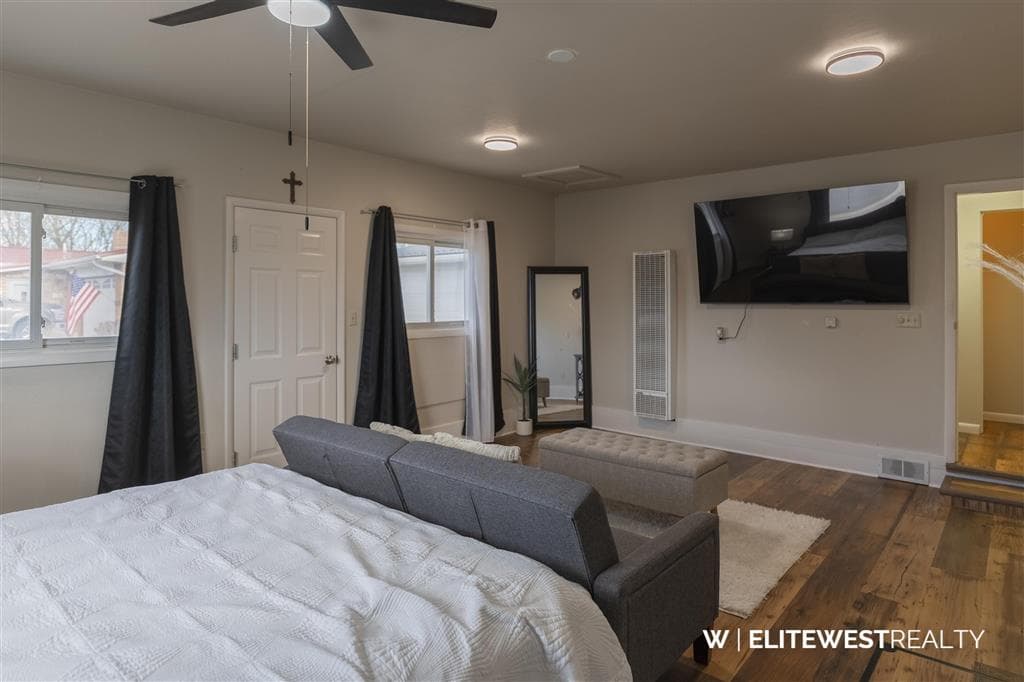 128 E 10th St — photo 15 of 25