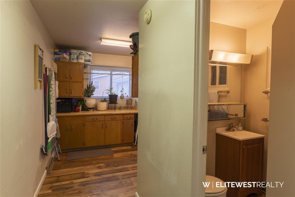 128 E 10th St — photo 24 of 25