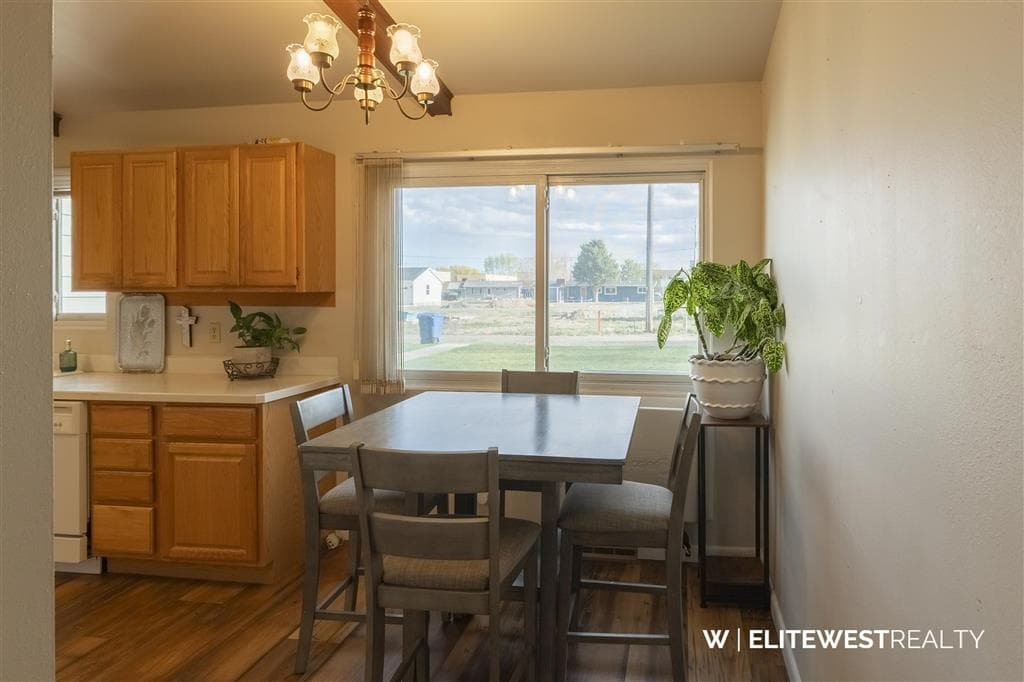 128 E 10th St — photo 7 of 25