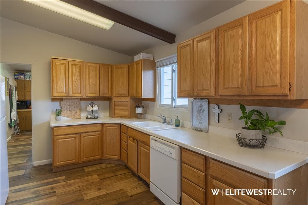 128 E 10th St — photo 8 of 25