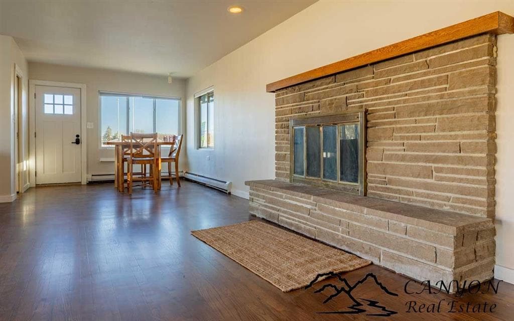 826 Cody Ave — photo 8 of 25