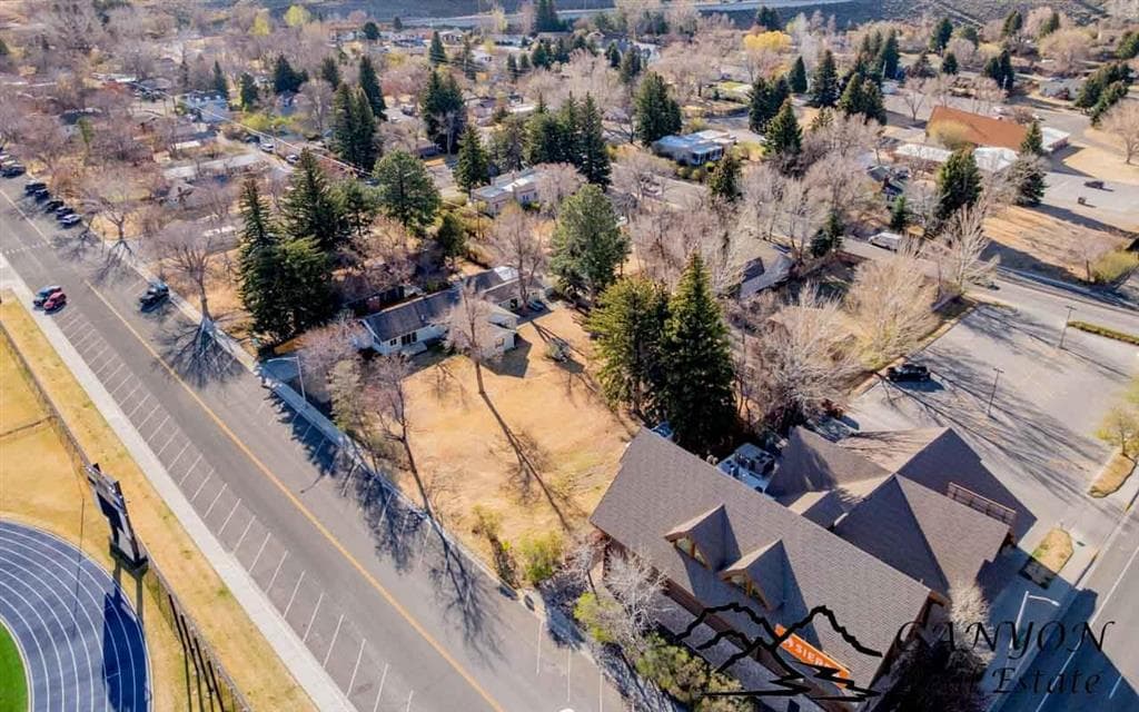 814 Cody Ave — photo 9 of 10