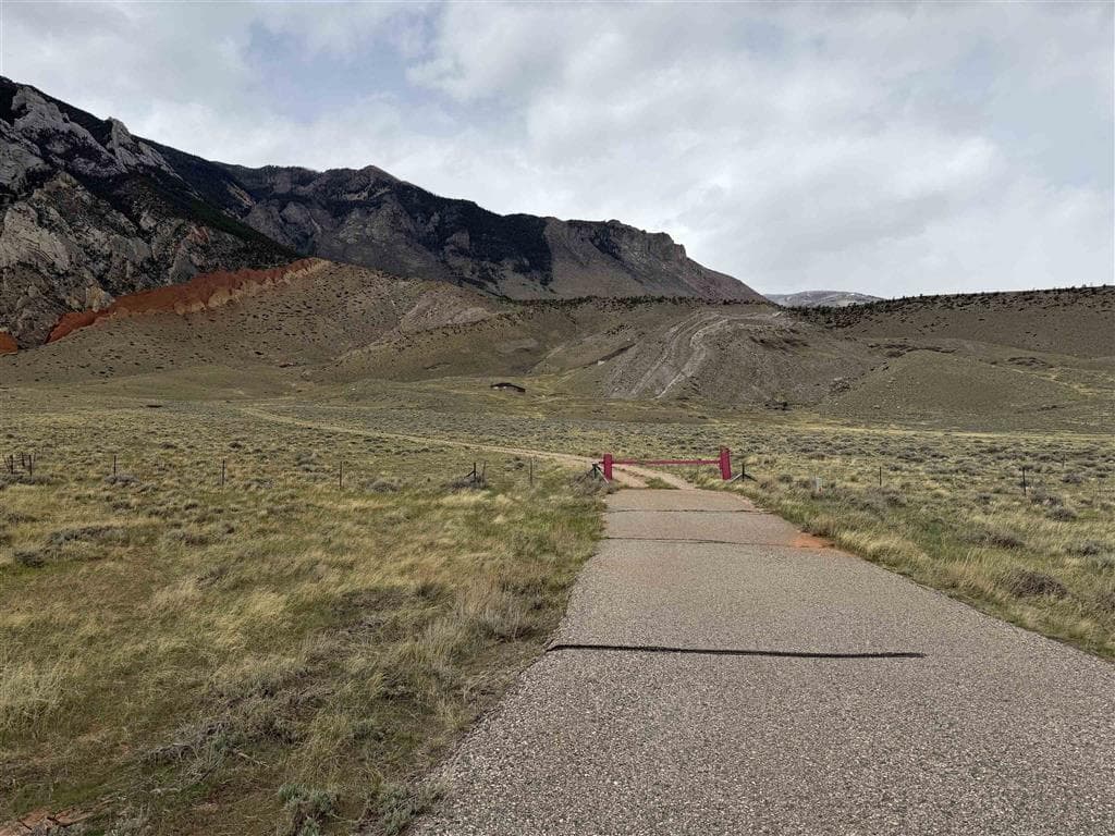 635 Canyon Rd — photo 2 of 3