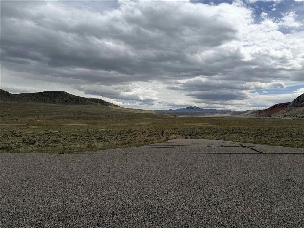 635 Canyon Rd — photo 3 of 3