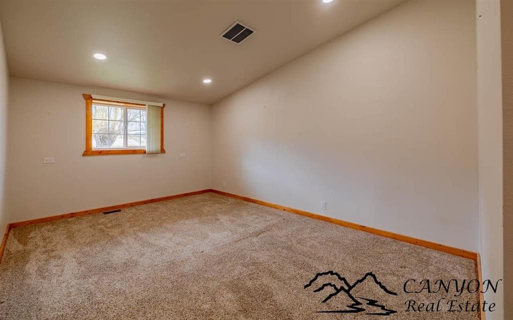 2249 Franklin St — photo 13 of 25