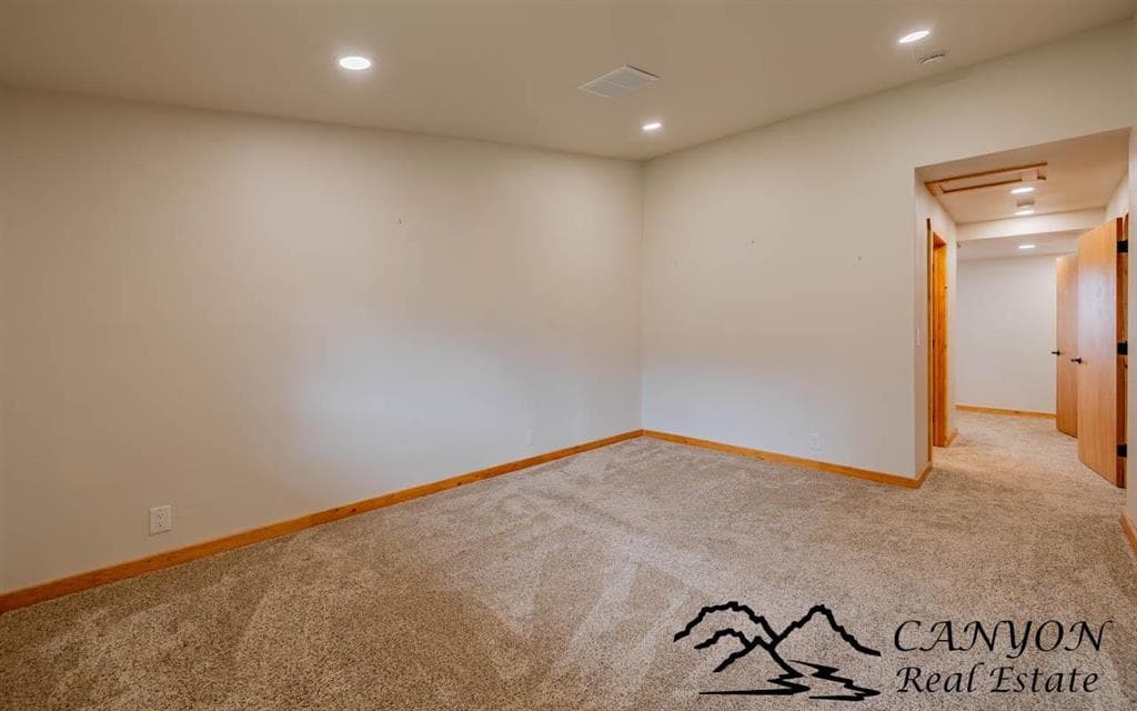 2249 Franklin St — photo 14 of 25