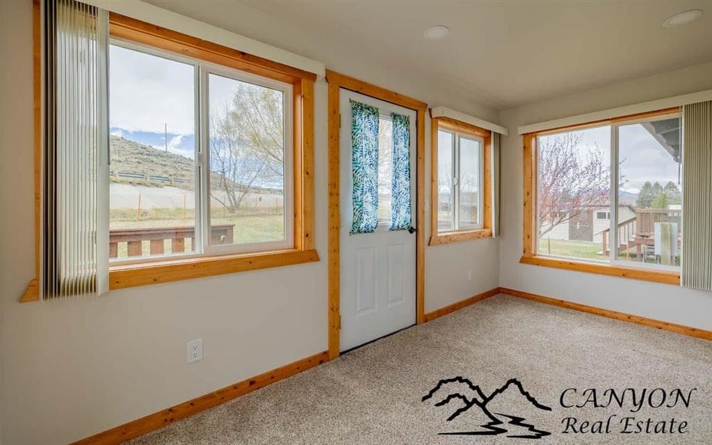 2249 Franklin St — photo 4 of 25