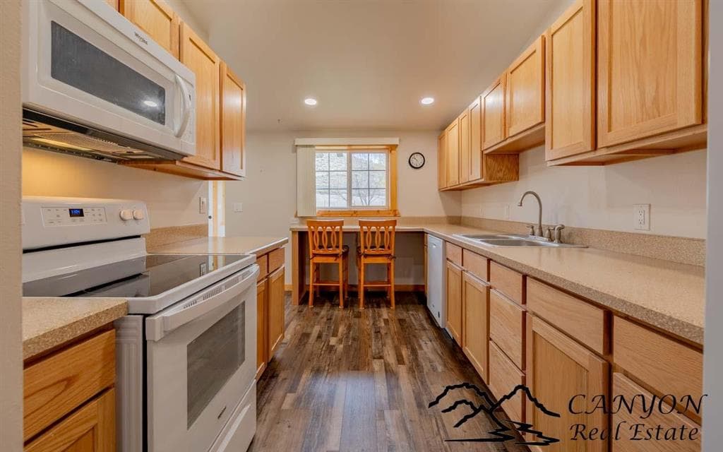 2249 Franklin St — photo 9 of 25