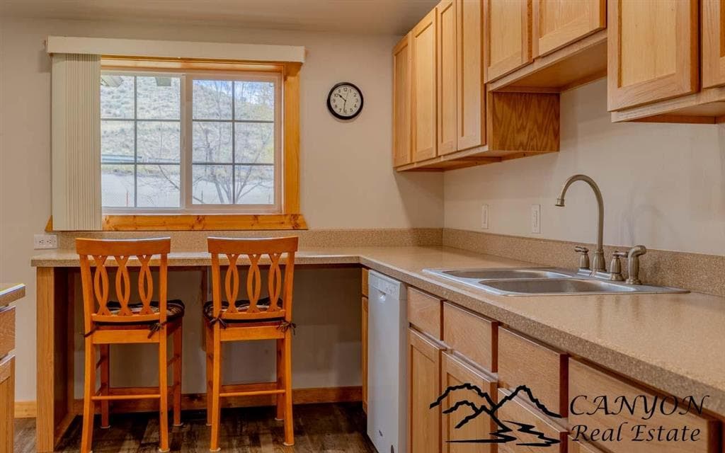 2249 Franklin St — photo 10 of 25