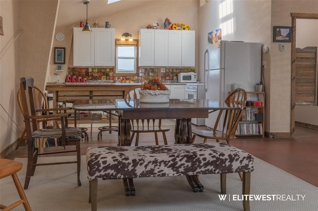 33 Cumberland Rd — photo 11 of 25