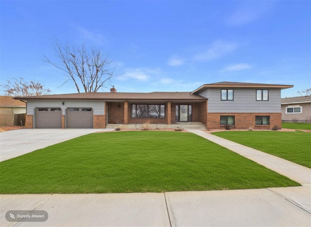 853 N Day St photo 1