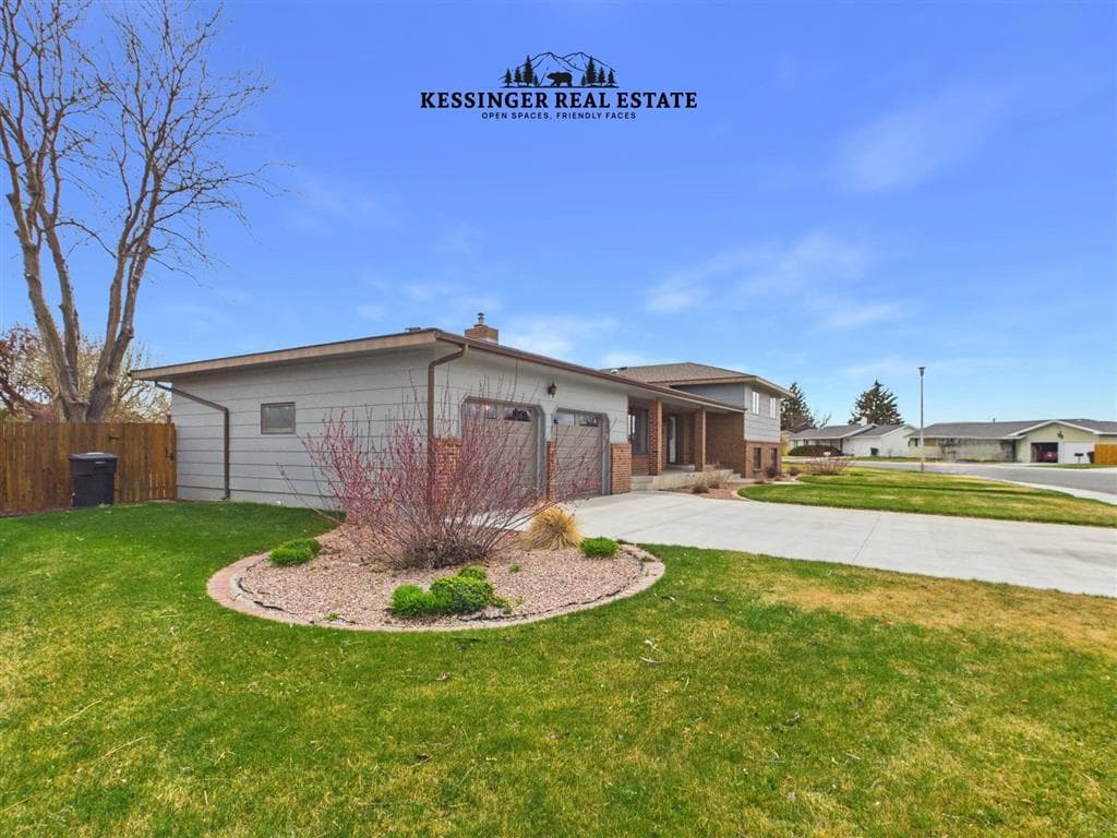 853 N Day St — photo 5 of 25