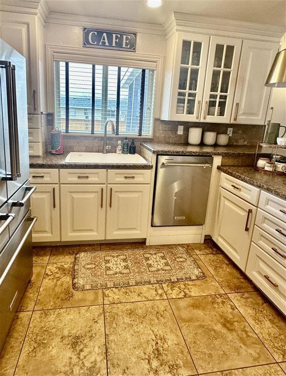 1801 Coburn Ave — photo 15 of 25