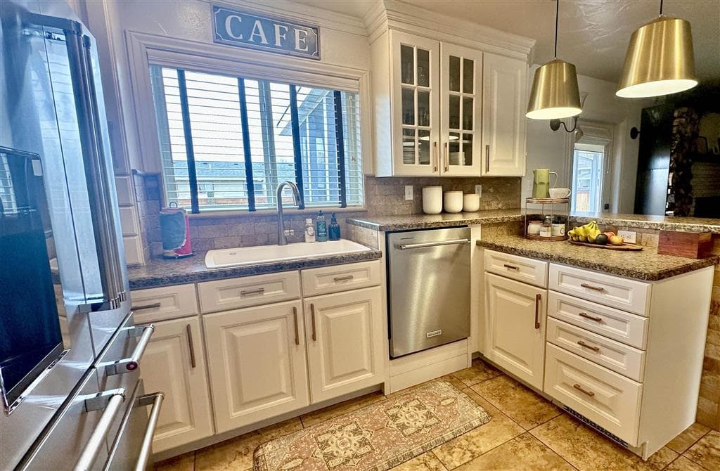 1801 Coburn Ave — photo 16 of 25