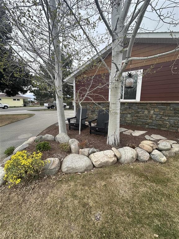 1801 Coburn Ave — photo 4 of 25