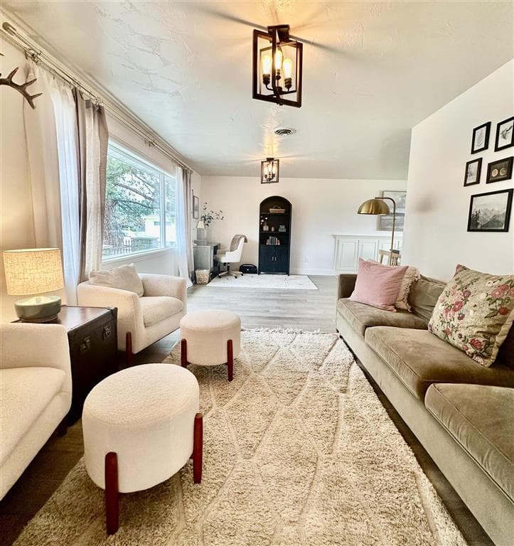 1801 Coburn Ave — photo 6 of 25