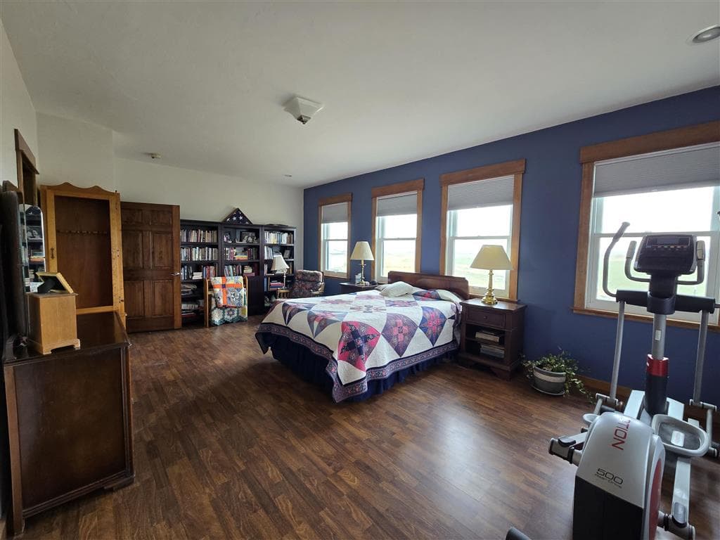 1876 Lane 9 — photo 13 of 25