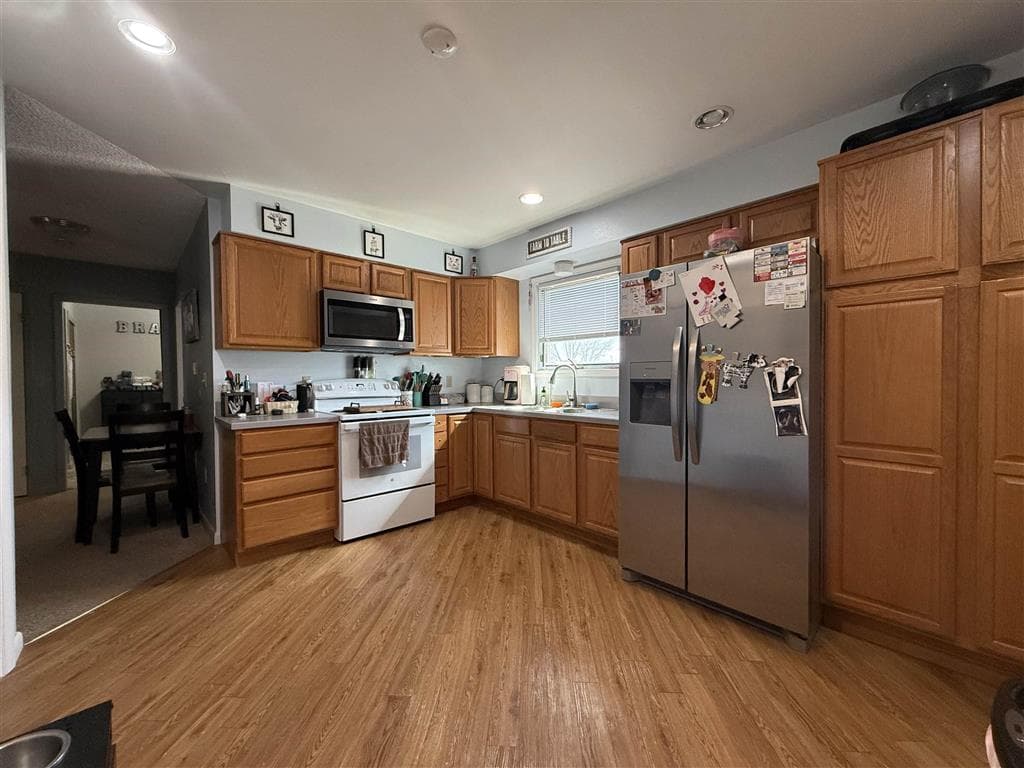 25 Circle Dr — photo 2 of 24