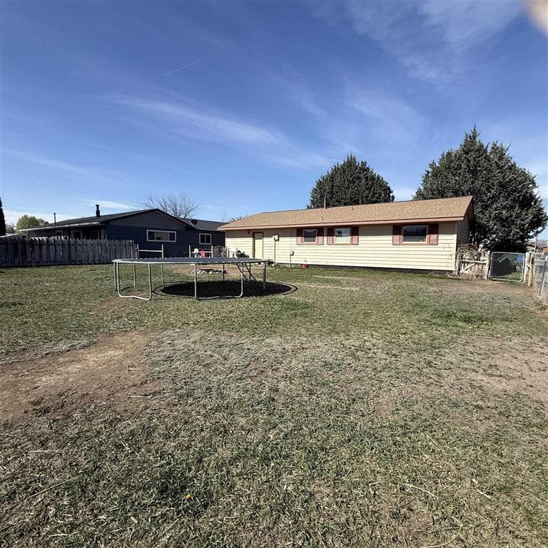 25 Circle Dr — photo 23 of 24