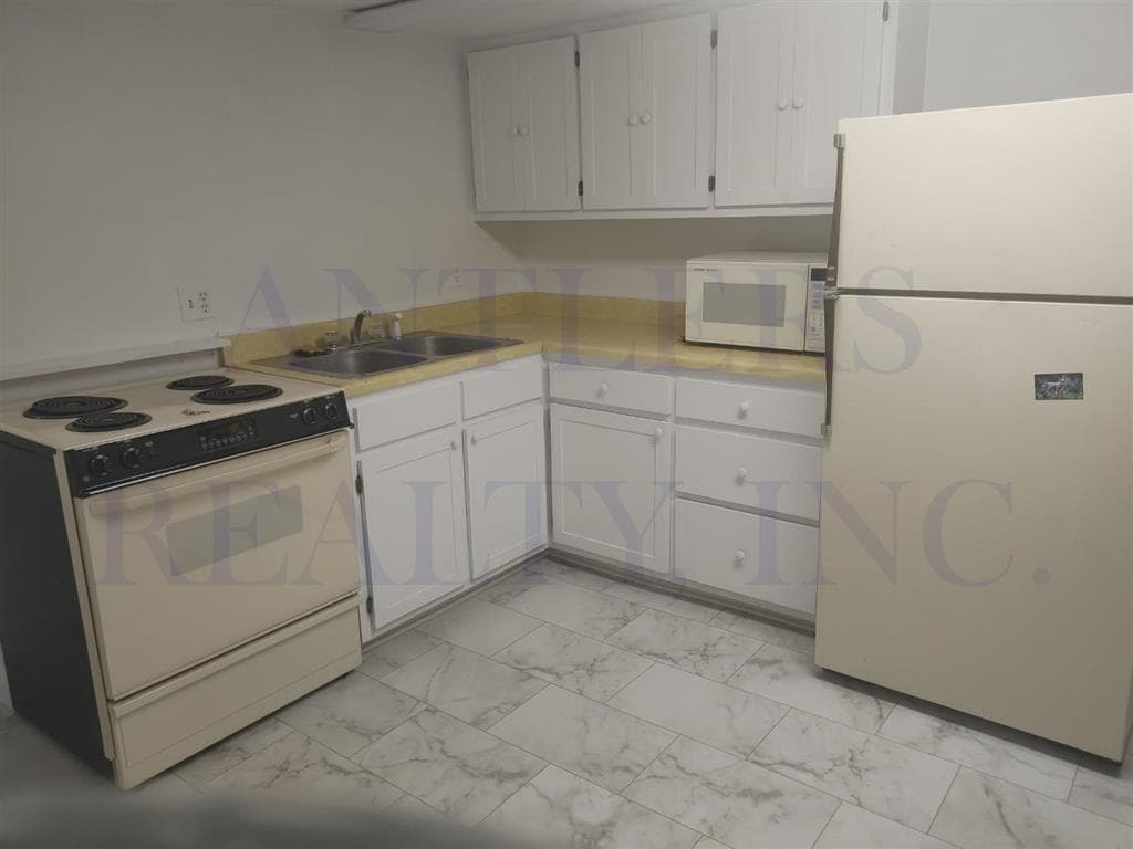 821.5 13th St — photo 3 of 9