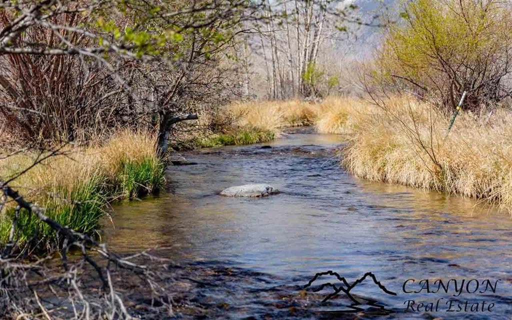 27 Teepee Ring Rd — photo 2 of 25