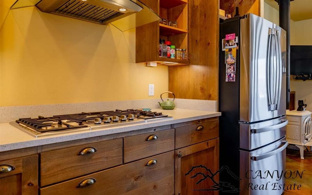 27 Teepee Ring Rd — photo 12 of 25