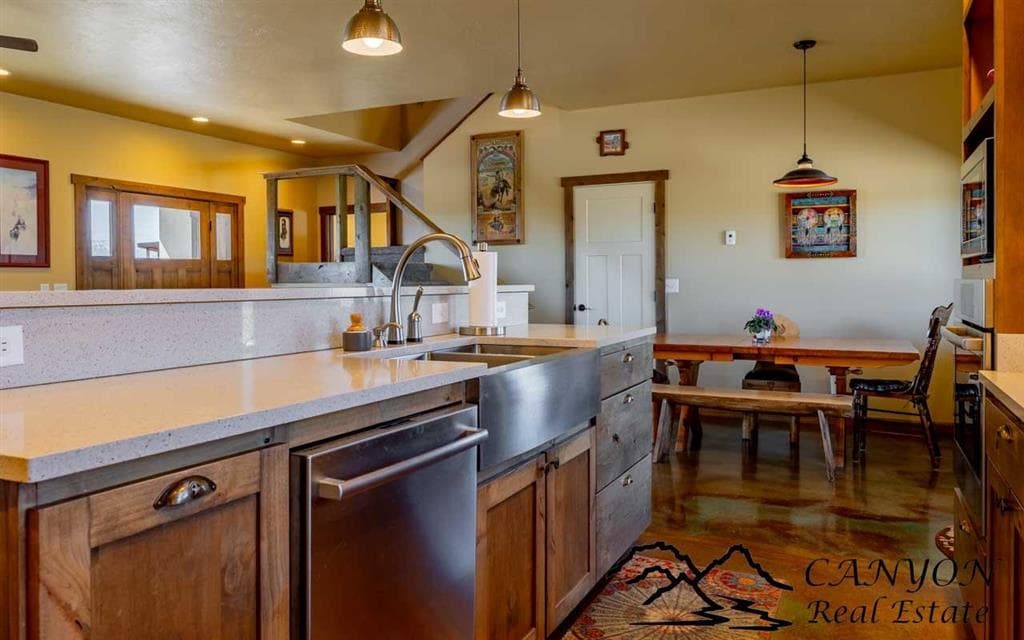 27 Teepee Ring Rd — photo 13 of 25