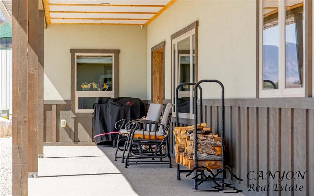 27 Teepee Ring Rd — photo 4 of 25