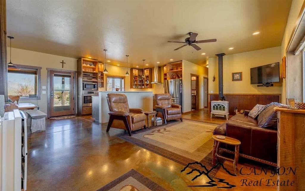 27 Teepee Ring Rd — photo 5 of 25