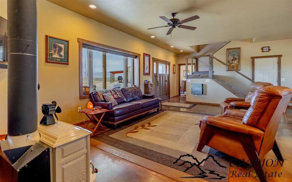 27 Teepee Ring Rd — photo 6 of 25