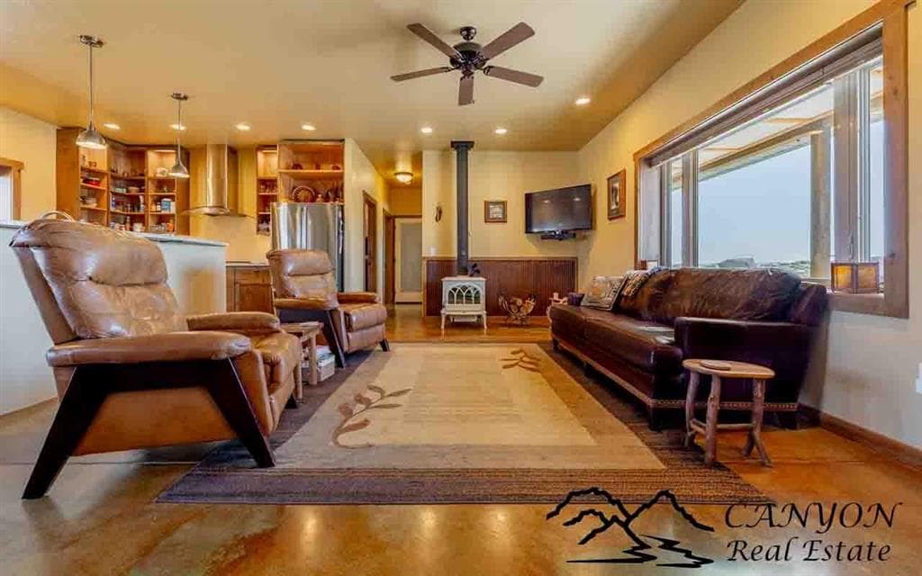 27 Teepee Ring Rd — photo 7 of 25