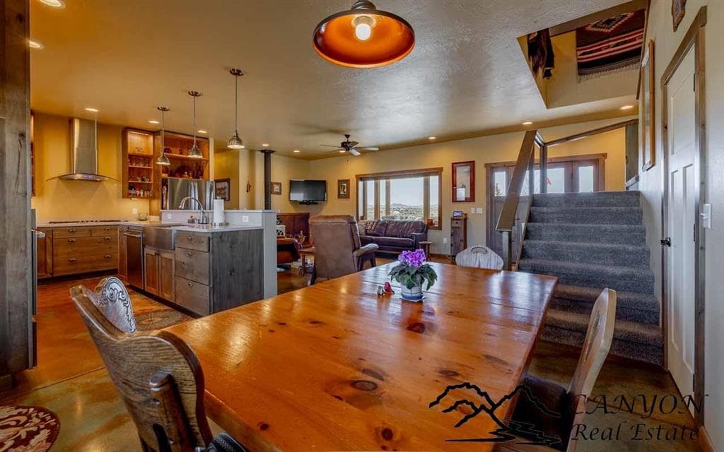 27 Teepee Ring Rd — photo 8 of 25