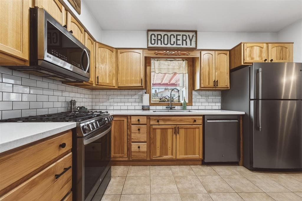 1032 Alpine Ave — photo 4 of 25