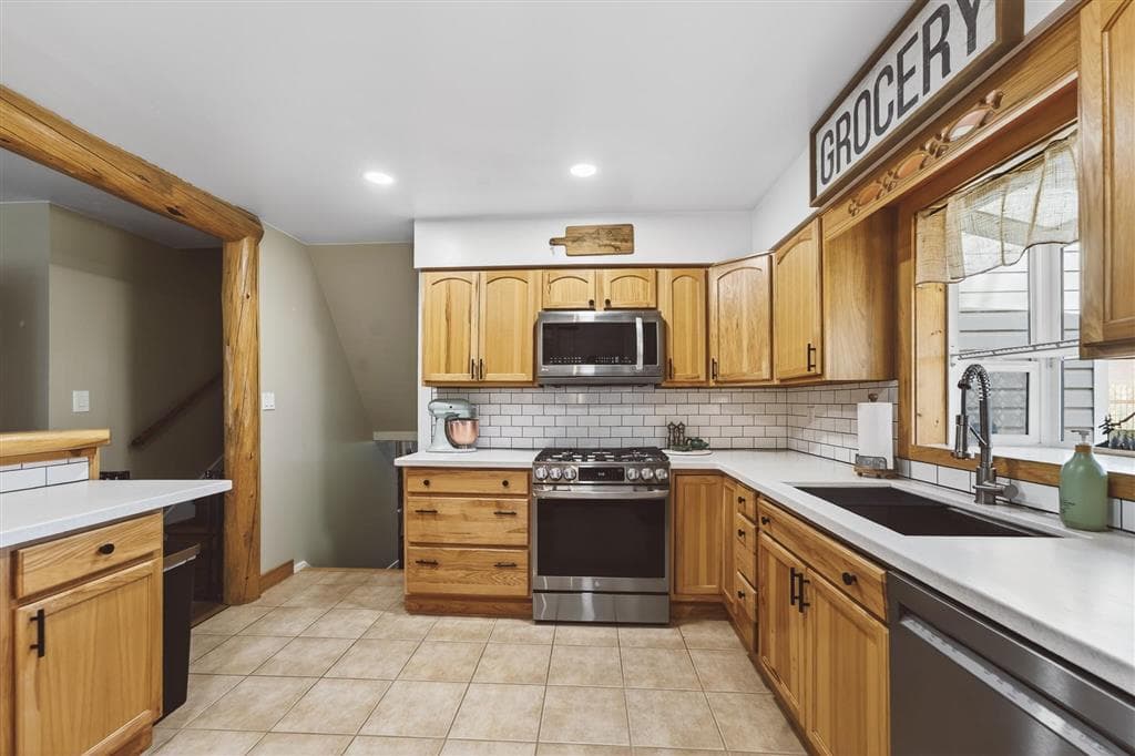 1032 Alpine Ave — photo 6 of 25