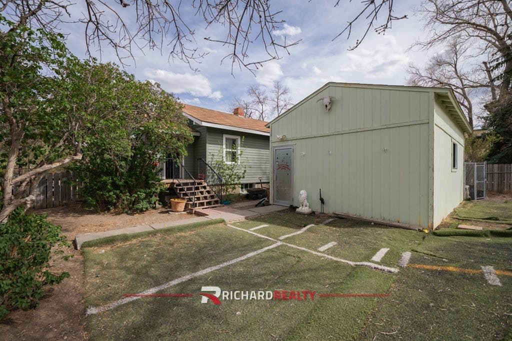 1302 Salsbury Ave — photo 3 of 24