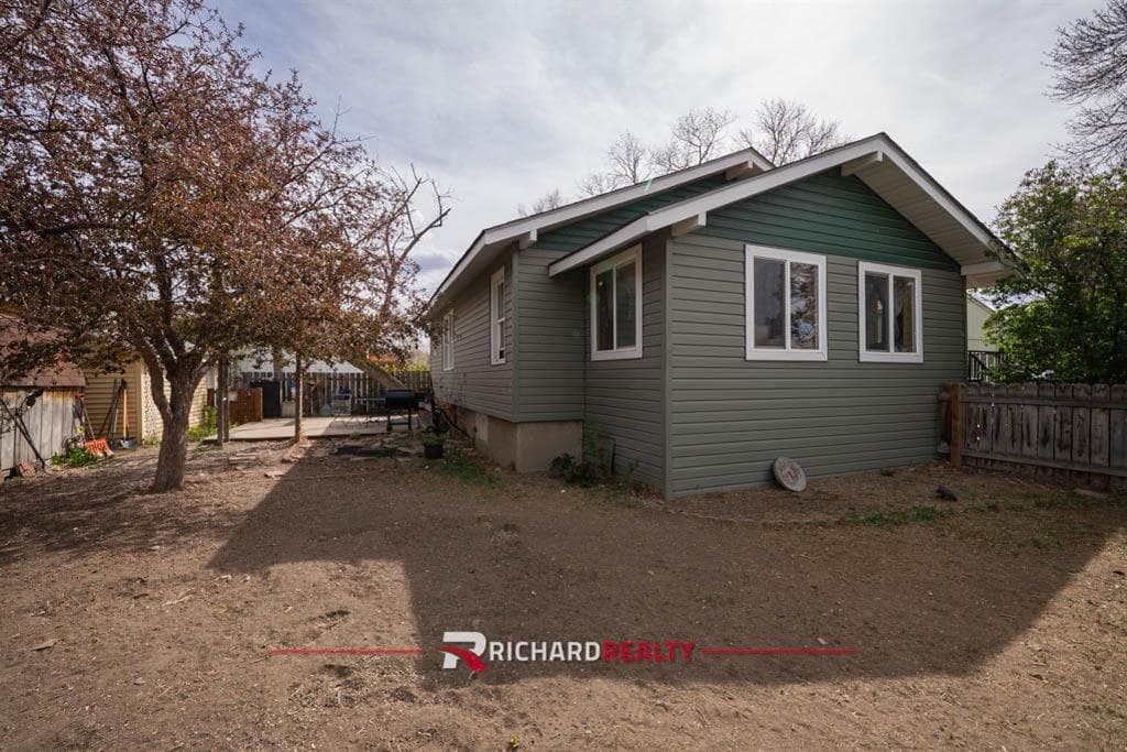 1302 Salsbury Ave — photo 4 of 24