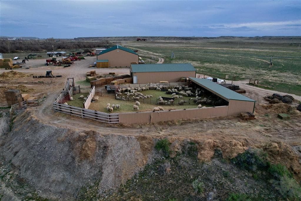 3141 Road 26 1/2 — photo 4 of 25