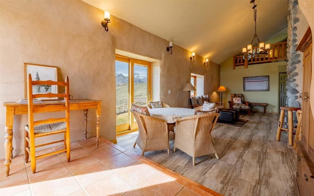 111 Rocking M Tr — photo 2 of 25