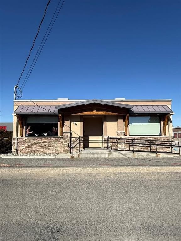 205 Trail Ave photo 1