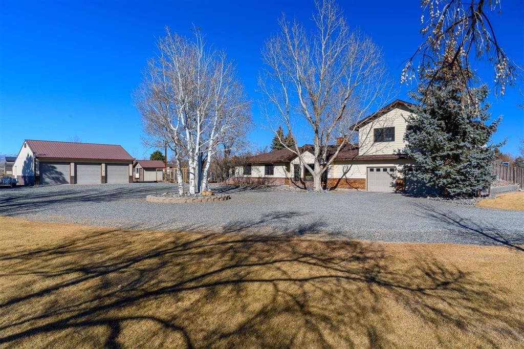 3938 Carter Mountain Dr photo 1