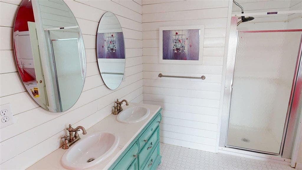 646 Lane 7 — photo 24 of 25