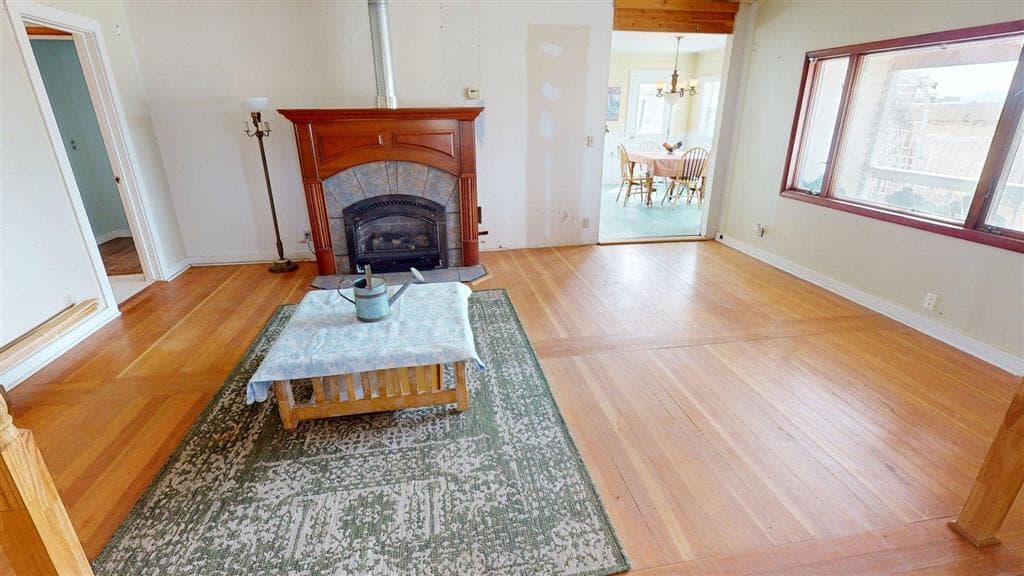 646 Lane 7 — photo 7 of 25